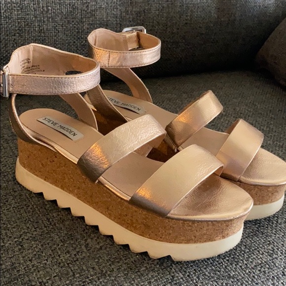 Steve Madden platform heels - Picture 3 of 3